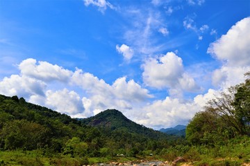 Naklejka premium mountains and sky