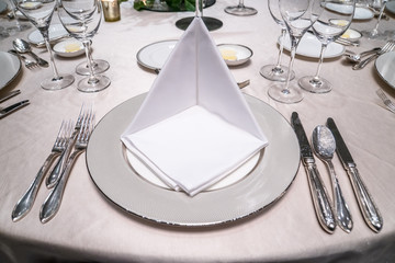 結婚披露宴　テーブルの食器