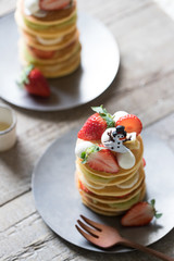 イチゴのパンケーキタワー