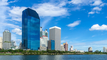 Obraz premium Miasto Bangkok - centrum miasta Dzielnica biznesowa obszar miejski, odbicie krajobraz Bangkok Tajlandia