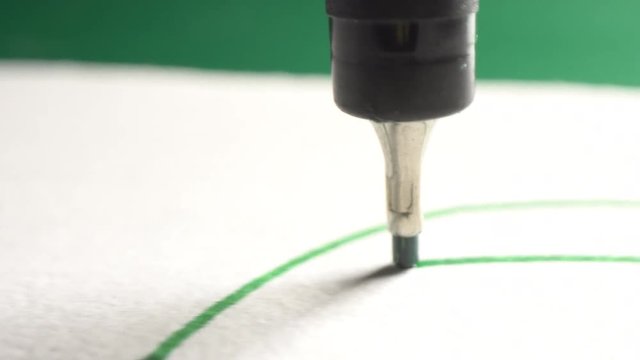 Plotter draws abstract calligraphic patterns