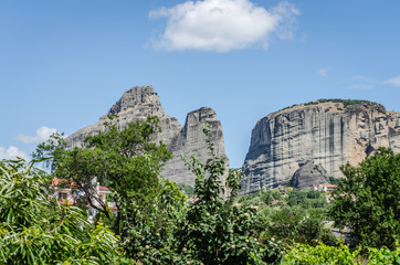 Fototapeta na wymiar Panoramic view of the mountain from the town of Meteor Kalambaka in Greece