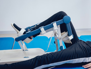 Patient on CPM (continuous passive range of motion) machines. Device to provide anatomically...