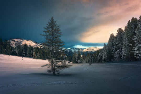 Evening winter atmosphere over the area of Pr&auml;ttigau
