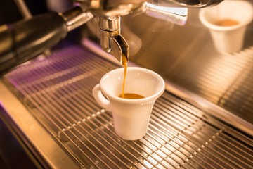 una tazzina di caffè espresso