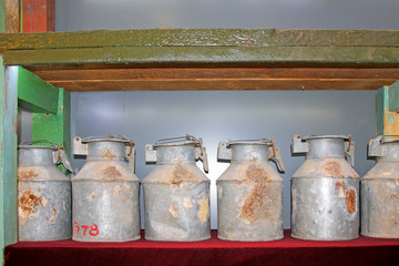 Naklejka premium Cement sample iron drum in a museum, China
