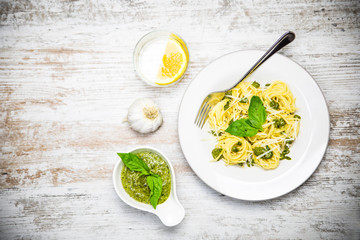 Pasta mit Orangen-Minz-Pesto