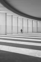 Photo beautiful views of architecture and man with shadows