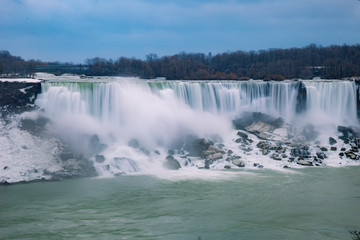 niagara falls in winter