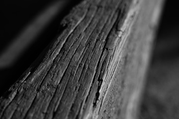 Obraz premium Closeup view of aged wooden railing, black and white