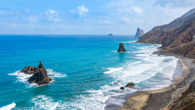 Felsenk&uuml;ste auf  Teneriffa,  Playa de Alm&aacute;ciga, Benijo - Anagagebirge
