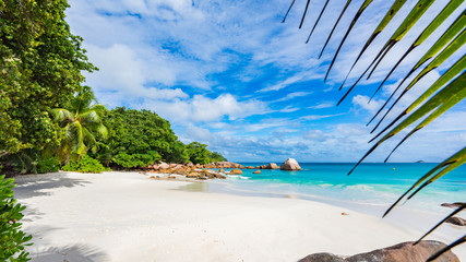 Plakat Paradise beach at anse lazio on the seychelles 60