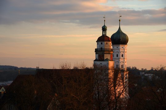 kirche, turm, bauwerk, architektur, alt historisch, geschichte, religion, christentum, barock, romanik, emporragen, stadt, stadtkirche, deutschland, giengen/brenz, europa, religion, herbst, sehenswert