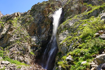 キルギス アラアルチャ国立公園絶景トレッキング