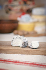 cheese, sliced, crumbly, cow cheese, sheep cheese