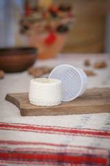 cheese, sliced, crumbly, cow cheese, sheep cheese