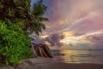Naklejka premium paradise beach at anse georgette, praslin, seychelles 50
