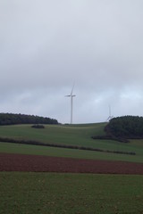 Fototapeta na wymiar Windkraft in der Eifel