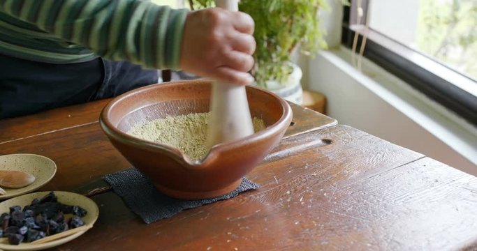 The process of making traditional chinese ground tea, Hakka Lai Cha
