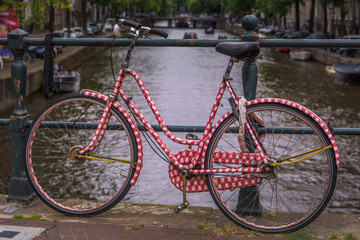 Fototapeta na wymiar Red Bike with red box