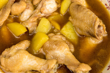 chicken with potatoes and sauce