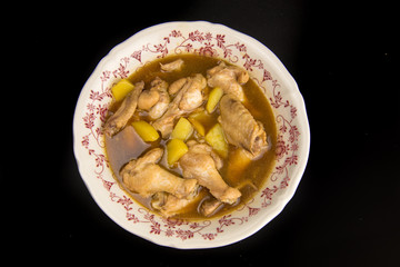 chicken with potatoes and sauce