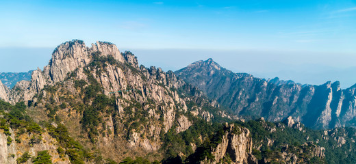 Fototapeta na wymiar The Beautiful Natural Landscape of Huangshan Mountain in China..