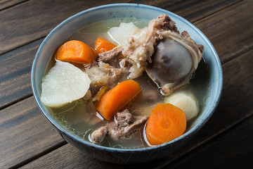Radish, pork bone soup/Cantonese style old fire soup