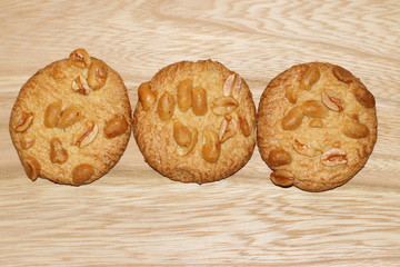 Cookies with chunky peanuts