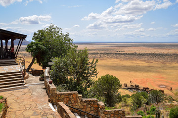 Landschaft, Tsavo, Kenia, Kenya, Wüste, Rote Erde, Sand, Lodge