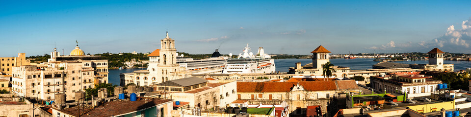 Panorama Blick auf Hafen von Havanna Kuba