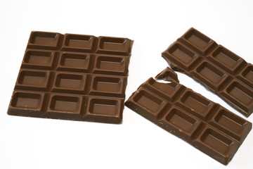 割れた板チョコレート