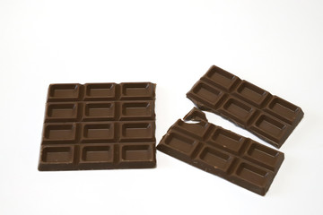 割れた板チョコレート