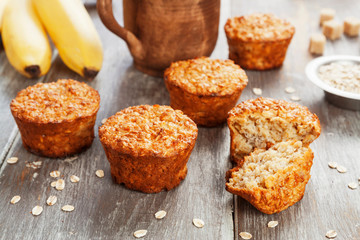 Oat muffins with banana
