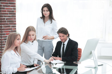 businessman discussing with the business team contract terms