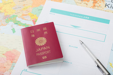 交換留学企画書とパスポート