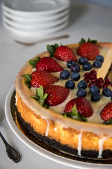 Cheesecake with strawberries and blueberries