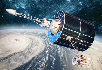 Fototapeta premium Monitorowanie satelity kosmicznego z pogody na orbicie Ziemi z kosmosu, huraganu, tajfunu na planecie Ziemi.
