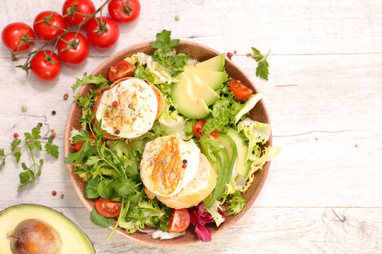 salad with goast cheese