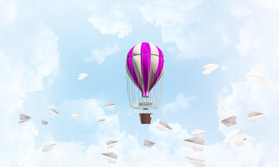 Obraz premium Flying hot air balloon in the air.