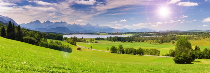 Weitwinkel Landschaft am Forggensee im Allgäu