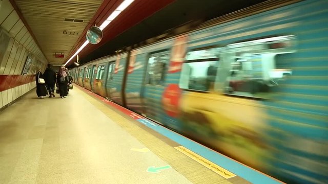 Going from the Metro stop