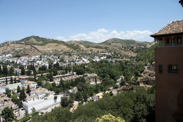 Fototapeta na wymiar View of the city of Granada from the Alhambra