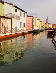 Fototapeta na wymiar canal and colorful houses in Burano, Venice, Italy 