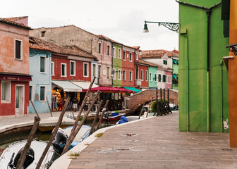 Fototapeta na wymiar Picturesque and colorful homes in Burano, Venice Italy
