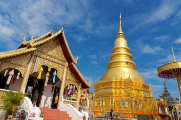 Fototapeta premium Wat phra that hariphunchai worrawiharn pagoda temple at lumphun province northern of thailand .