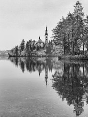 Fototapeta premium magnificiant bled lake in rainy day
