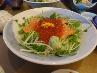 鮭とイクラの海鮮丼