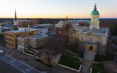 Obraz premium View on Athens, GA city hall and downtown
