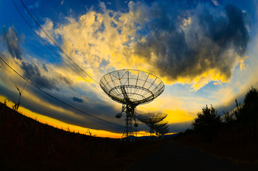 The observatory in the evening,The silhouette of a radio telesco
